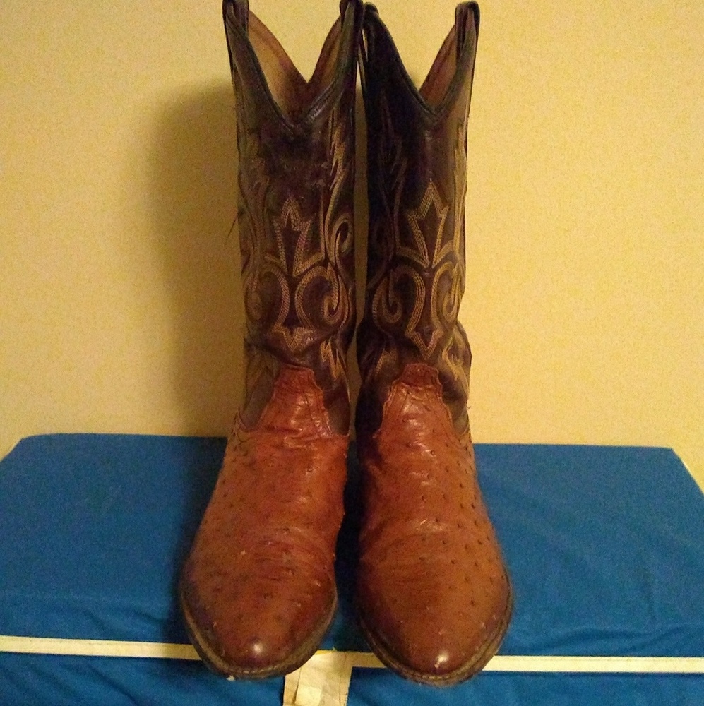 Boots leather upper